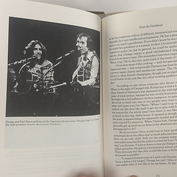 Dark Horse: The Private Life of George Harrison, Hardcover, First Printing '90 - Picture 11 of 13
